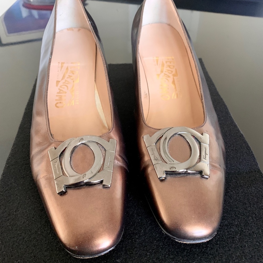 Authentic Salvatore Ferragamo metallic pump